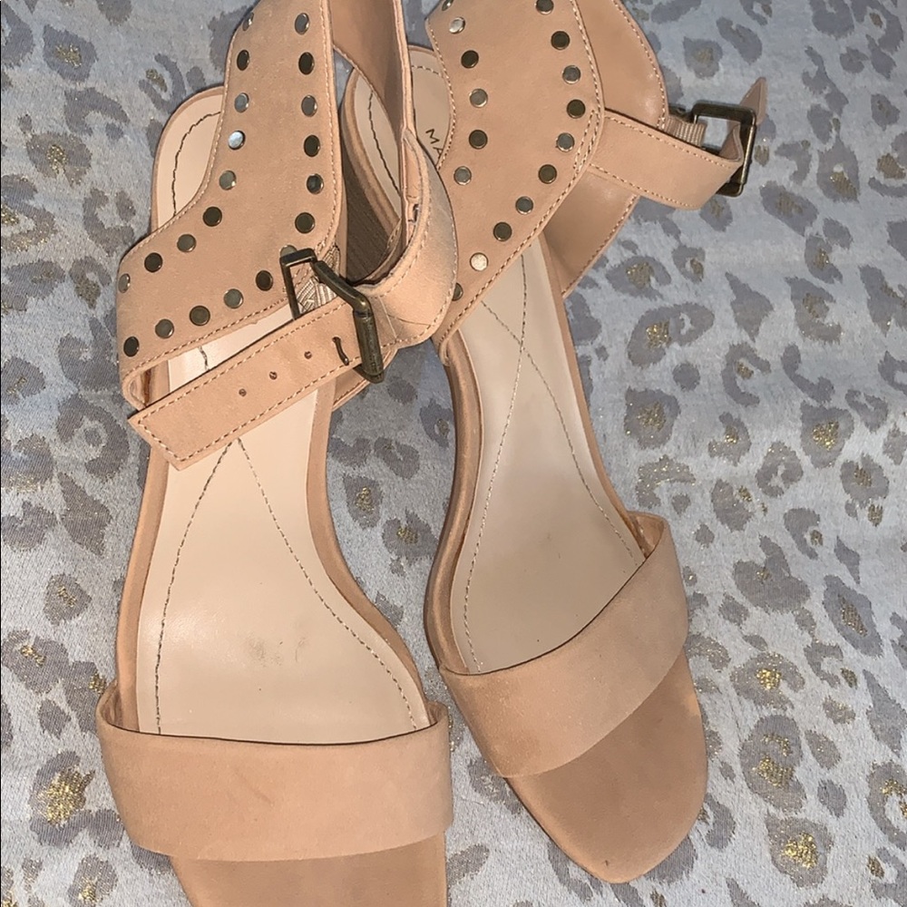 Studded and very cute!